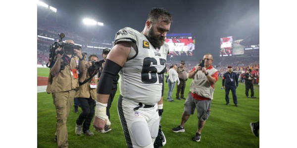 Jason Kelce, 36 ans, n'a pas encore réagi à sa retraite Jason Kelce, 36 ans, n'a pas encore réagi à sa retraite